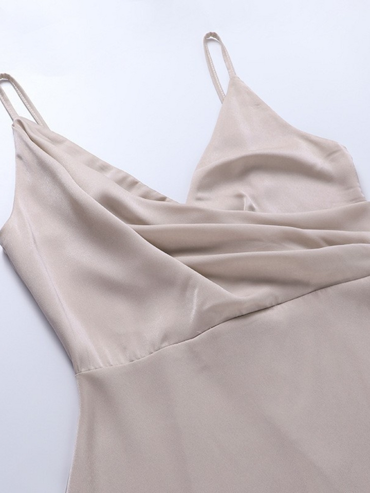 Clarisse™ – Robe en satin chic et fluide